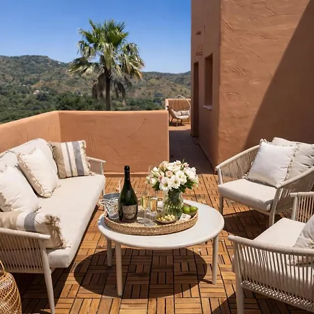 Elviria Panoramic Views Penthouse Apartment *