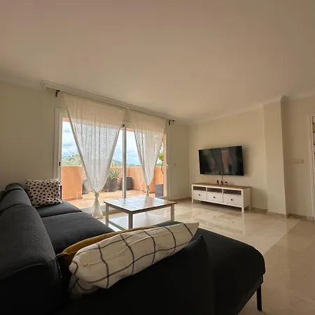 Elviria Panoramic Views Penthouse Apartment *
