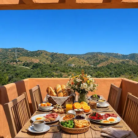 Elviria Panoramic Views Penthouse アパート